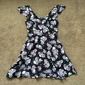 Hot Topic Black Skull and Rose Dress Size Small
